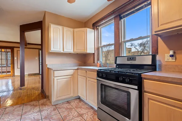 $1,800 | 4445 South Vincennes Avenue, Unit 2, Chicago, IL 60653