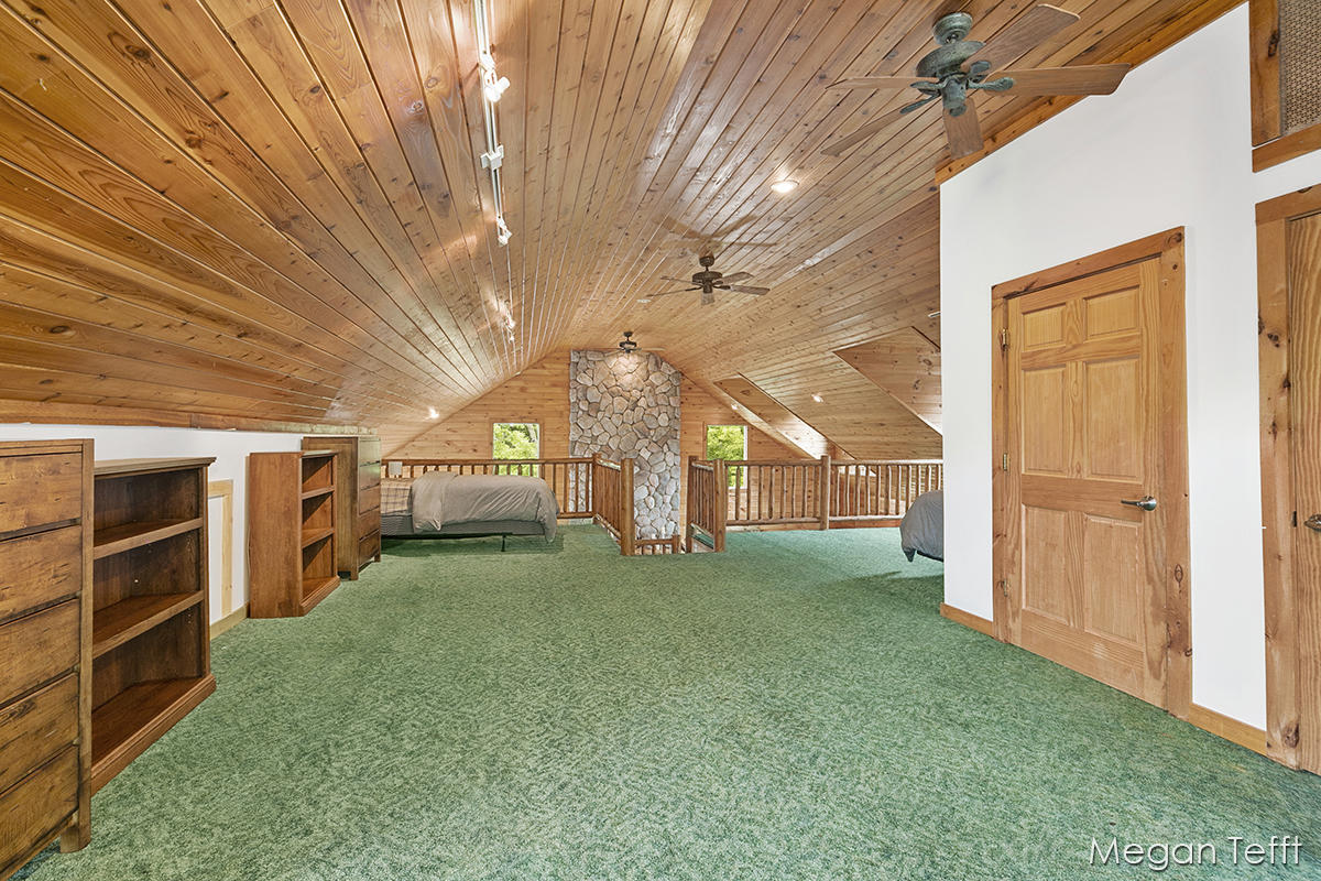 6165 Lincoln Lake Road Northeast Belding, MI 48809 - Photo 20 of 54 IMG_1021