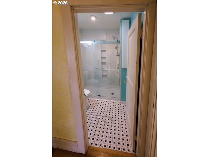 274 South 8th Street St. Helens, OR 97051 - Photo 16 of 25 Bathroom