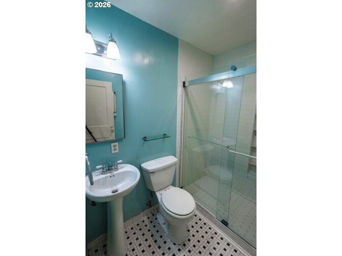274 South 8th Street St. Helens, OR 97051 - Photo 17 of 25 Bathroom