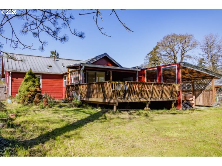 274 South 8th Street St. Helens, OR 97051 - Photo 19 of 25 Deck