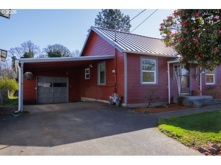 274 South 8th Street St. Helens, OR 97051 - Photo 2 of 25