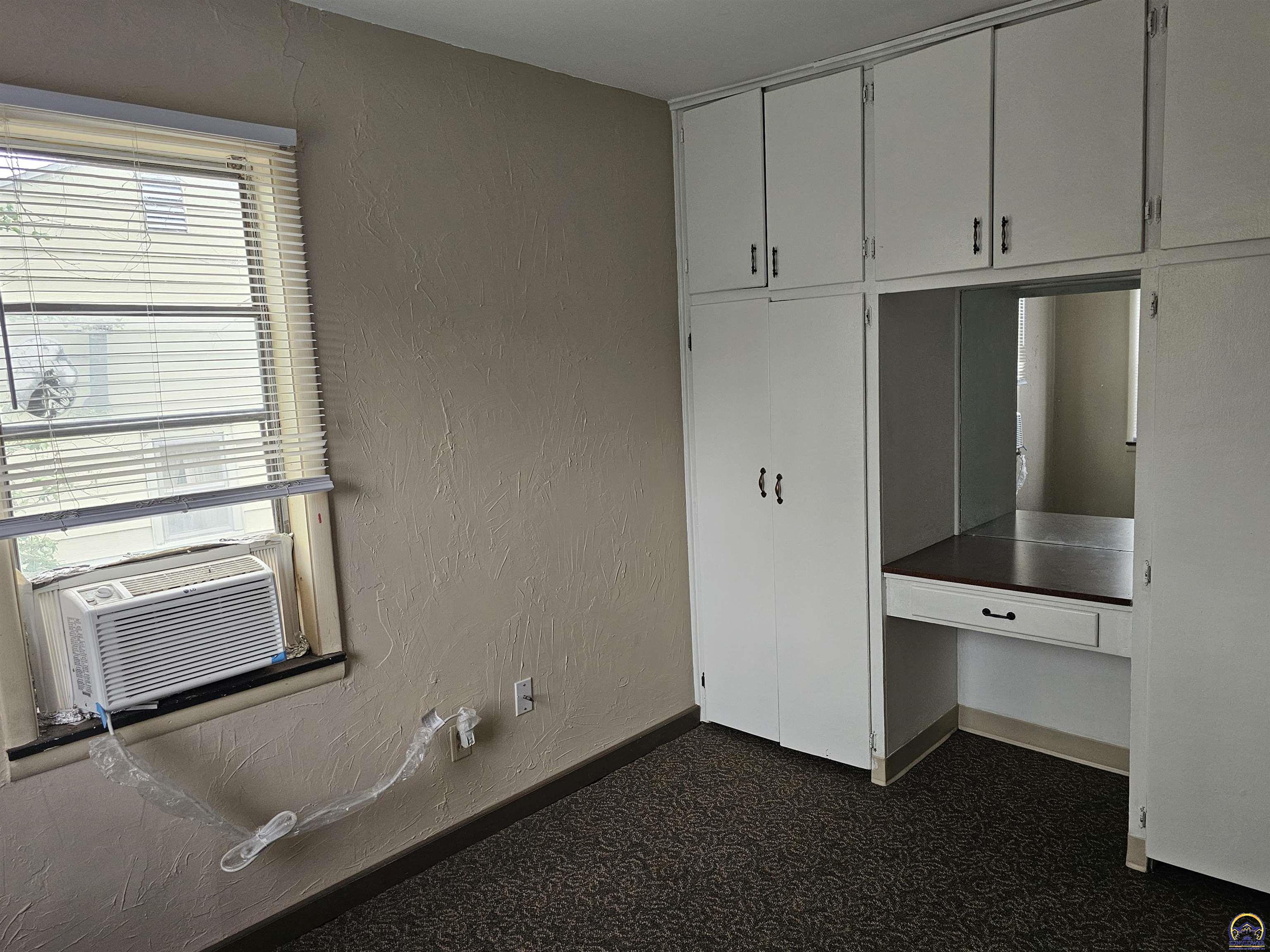 2124 Southwest Morningside Road Topeka, KS 66614 - Photo 12 of 15