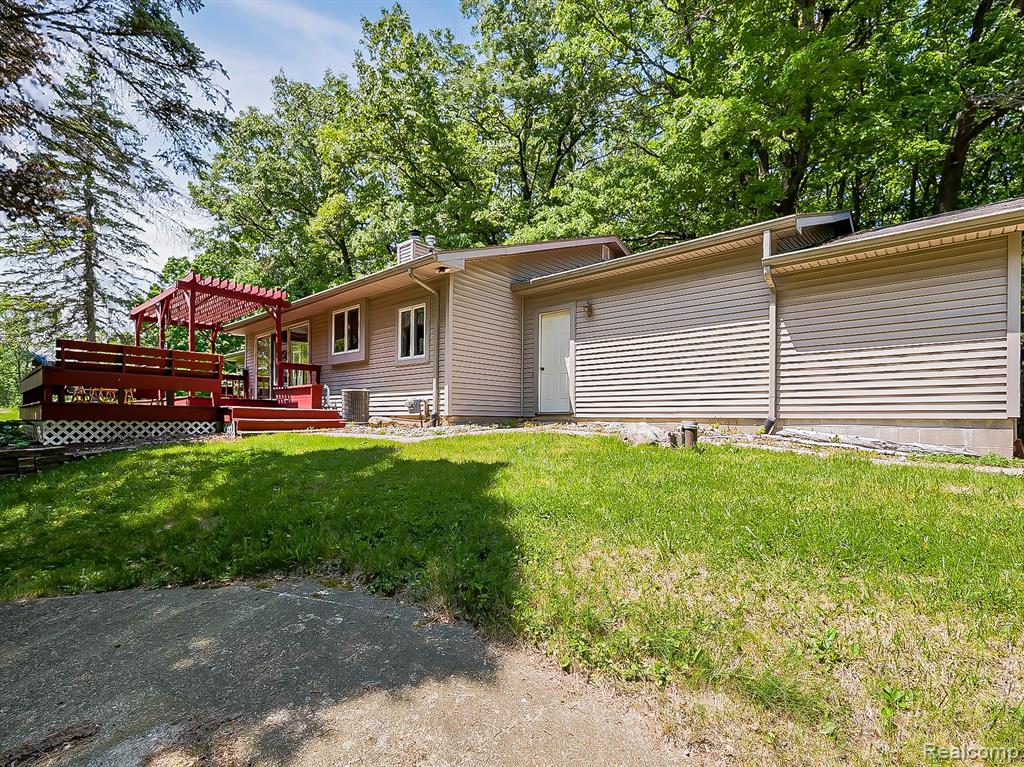 15068 Eddy Lake Road Fenton, MI 48430 - Photo 30 of 41