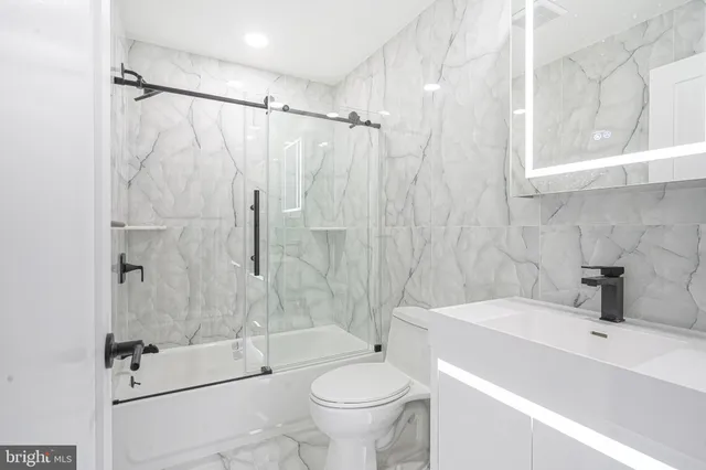 $549,999 | 808 Fernon Street, Philadelphia, PA 19148