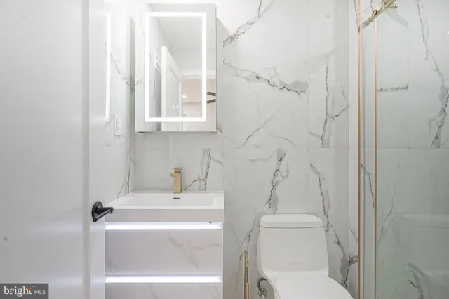 $549,999 | 808 Fernon Street, Philadelphia, PA 19148