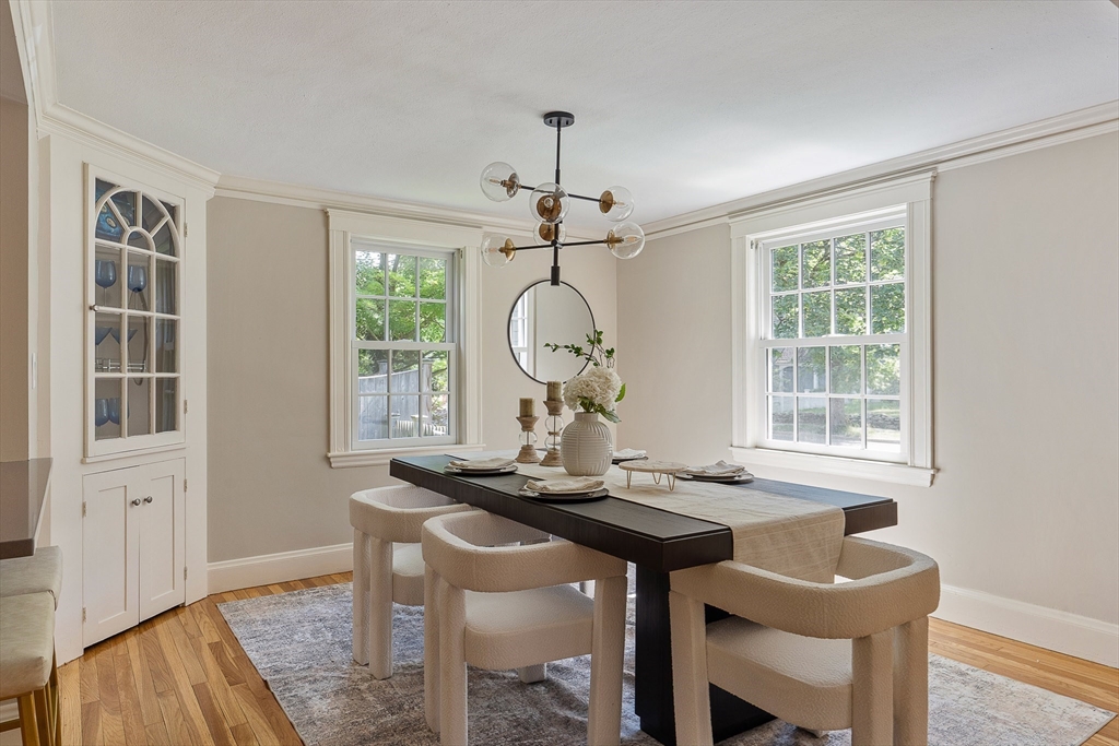 93 Manchester Road Newton, MA 02461 - Photo 6 of 29 Gallery Image 6