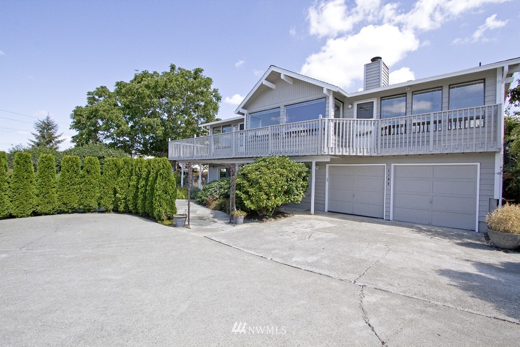 1108 North 38th Street Renton, WA 98056 - Photo 1 of 14