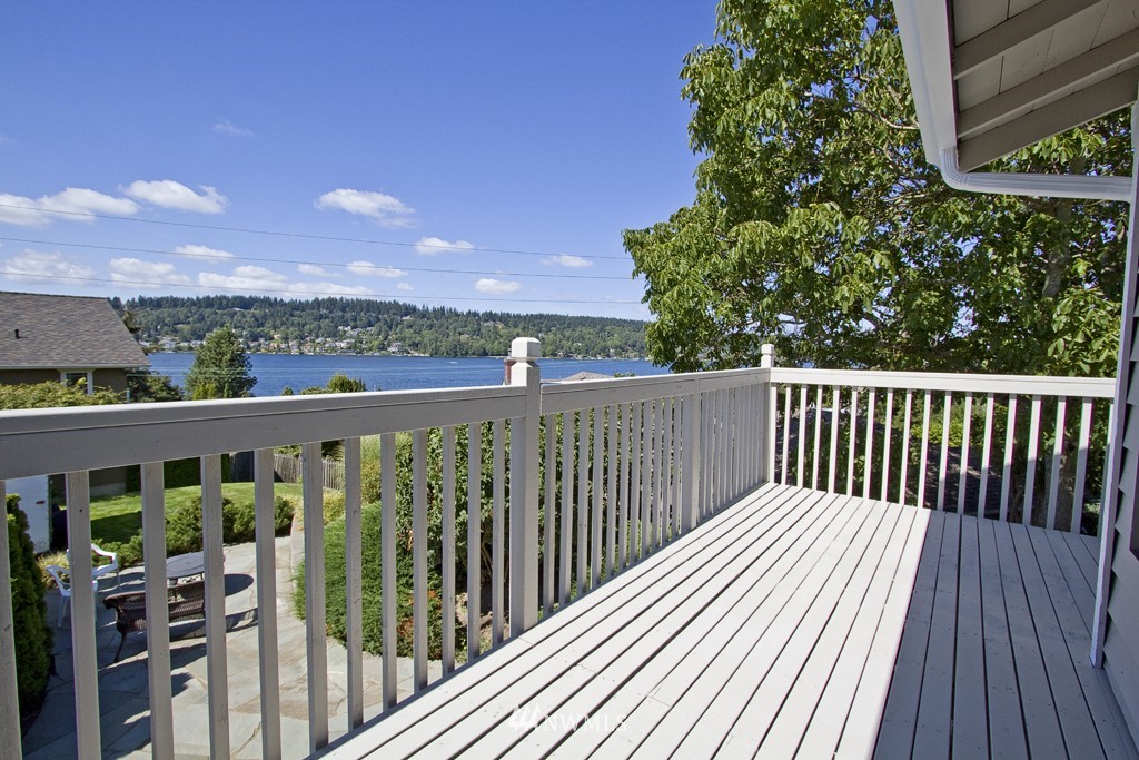 1108 North 38th Street Renton, WA 98056 - Photo 3 of 14