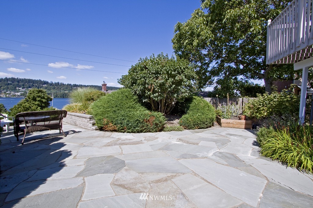 1108 North 38th Street Renton, WA 98056 - Photo 4 of 14