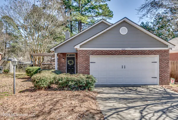 $204,900 | 202 Commonwealth Avenue, Brandon, MS 39047