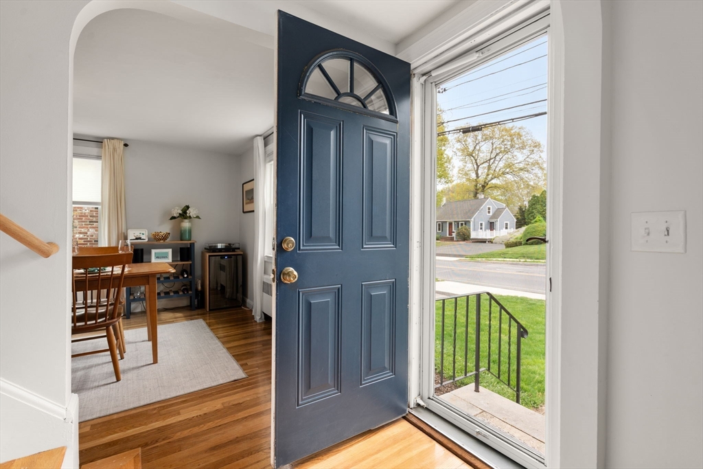 152 Sprague Street Dedham, MA 02026 - Photo 3 of 33