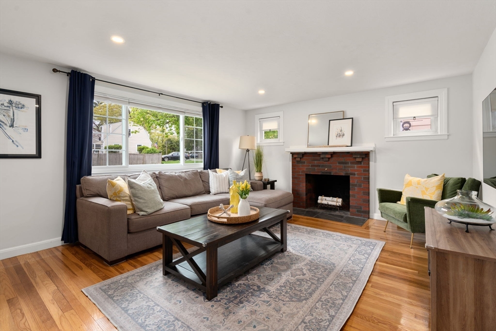 152 Sprague Street Dedham, MA 02026 - Photo 6 of 33