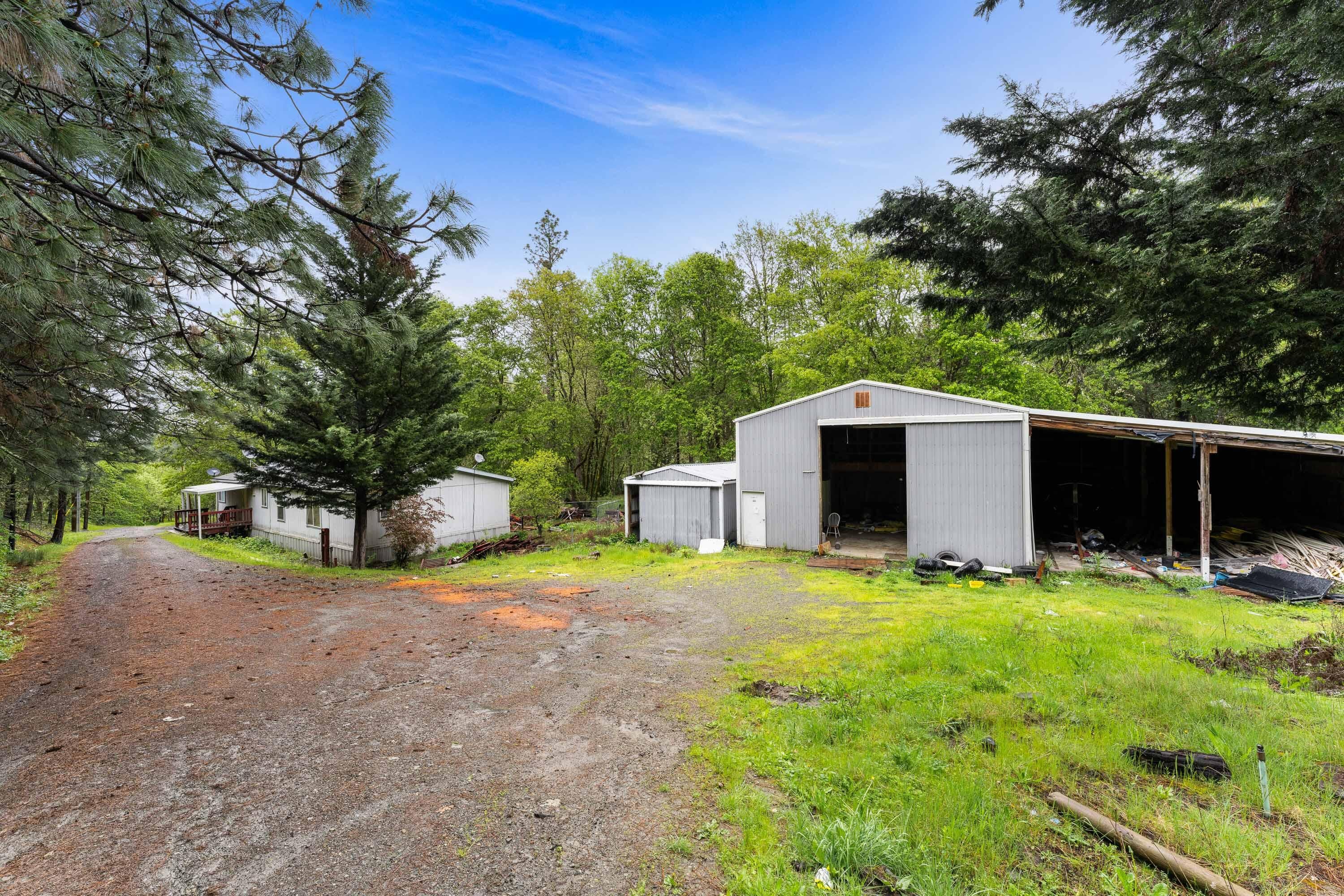 10517 Lower River Road Grants Pass, OR 97526 - Photo 6 of 26 08-EXT (8 of 14)