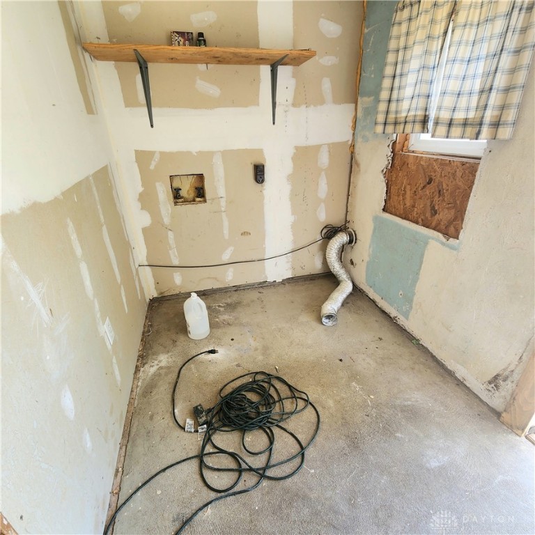 8540 South Mann Road Tipp City, OH 45371 - Photo 18 of 23 Laundry/Mud Room