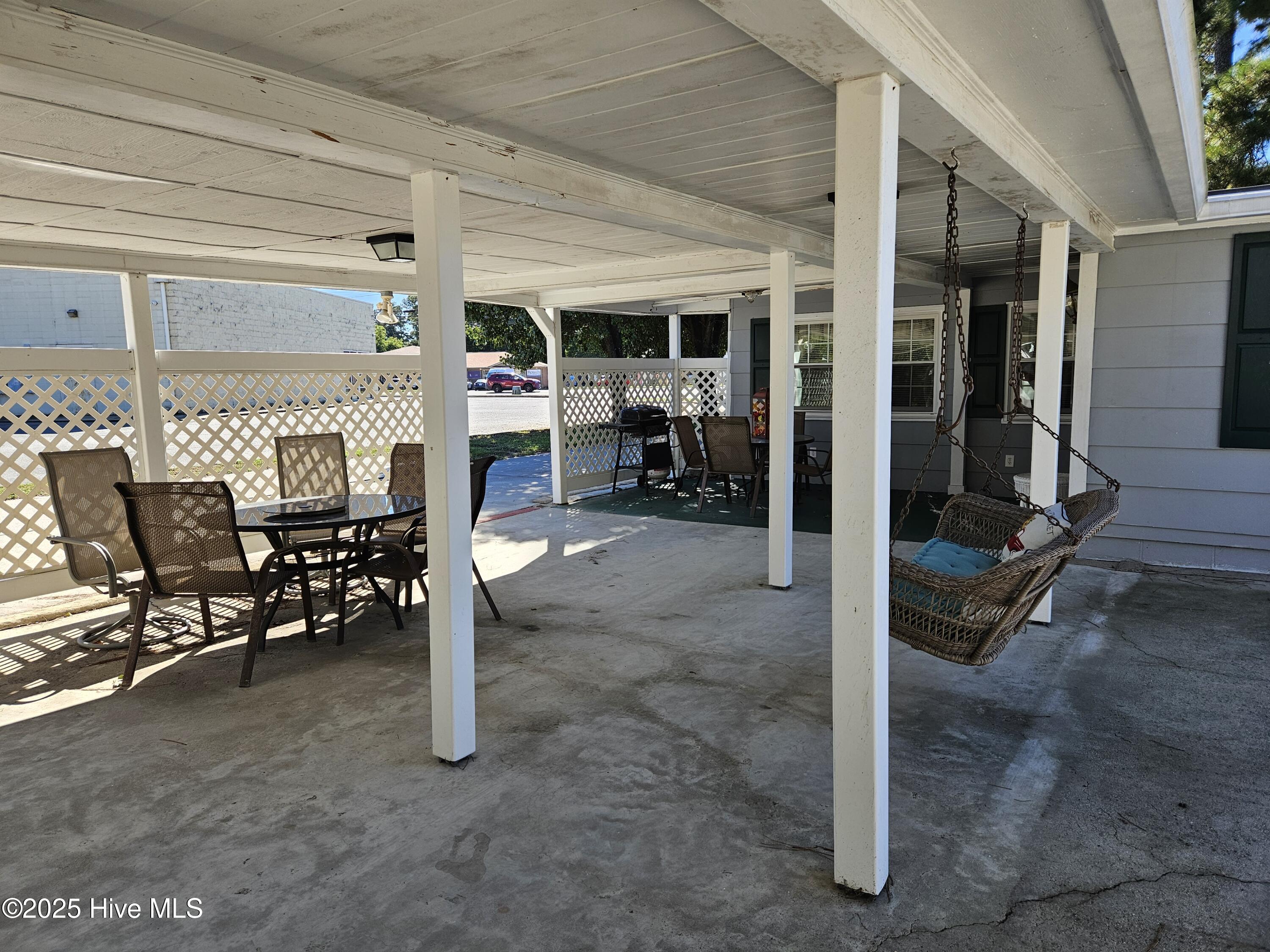 502 Raleigh Road Clinton, NC 28328 - Photo 7 of 28 20251016_145805