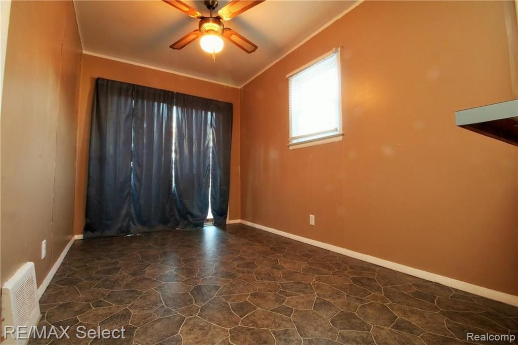 4121 Pengelly Road Flint, MI 48507 - Photo 8 of 15