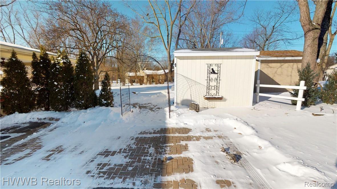 390 East Maryknoll Road Rochester, MI 48309 - Photo 31 of 38 Welcome-To-390-E-Maryknoll-Road-In-Rochester-Hills-32-Shed.jpg