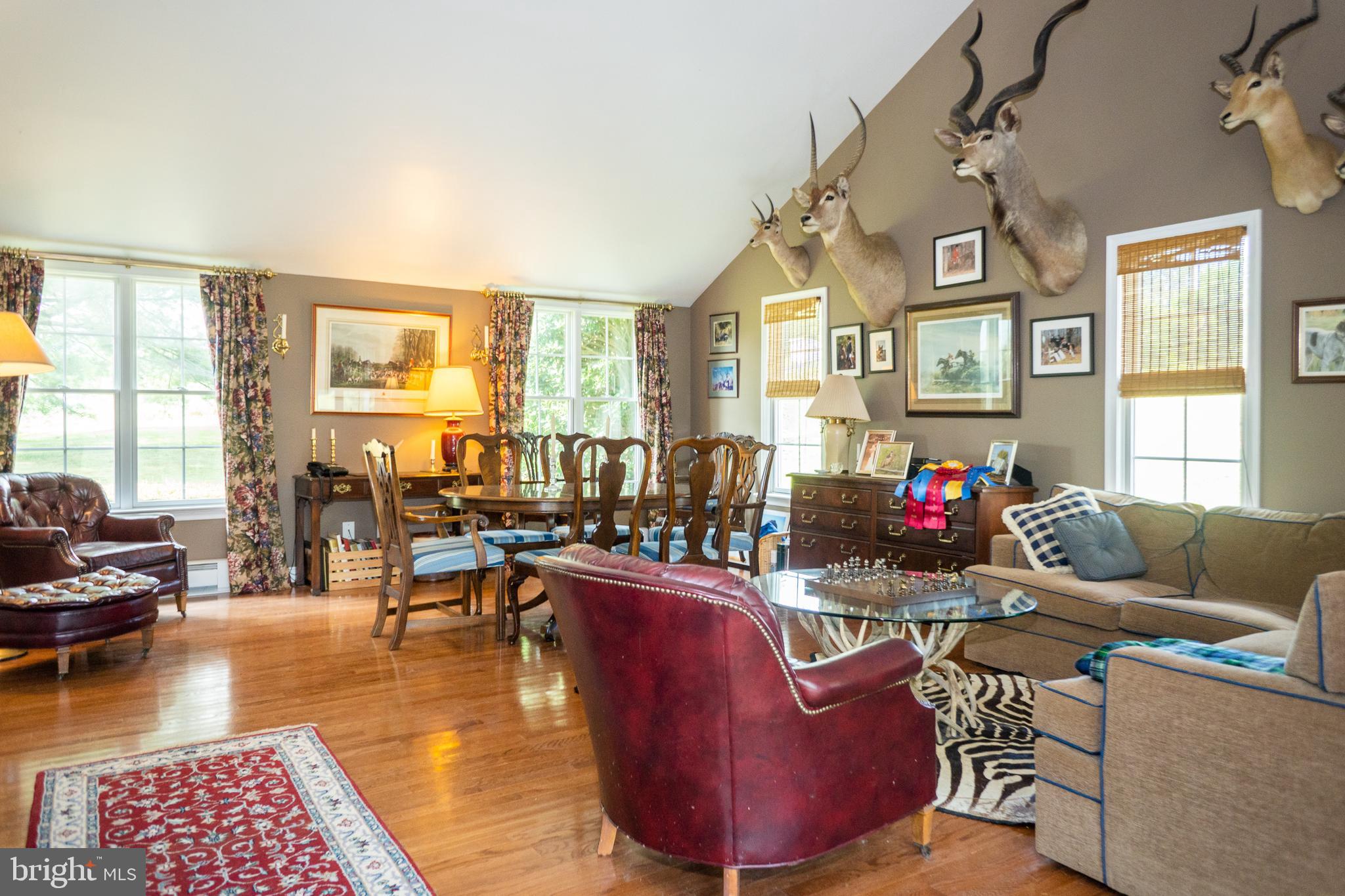 74 Resettlement Road Huntly, VA 22640 - Photo 2 of 40 Great Room / Cathedral