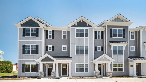 $399,990 | 555 Yosemite Way, Mundelein, IL 60060