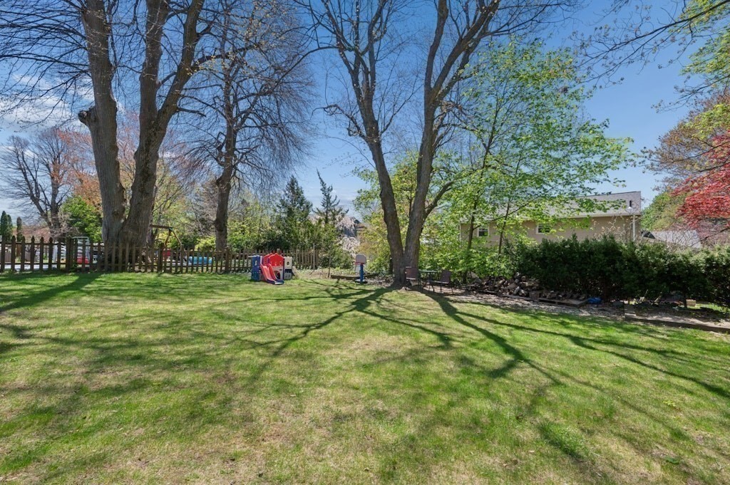 223 Beverly Road Worcester, MA 01605 - Photo 6 of 42