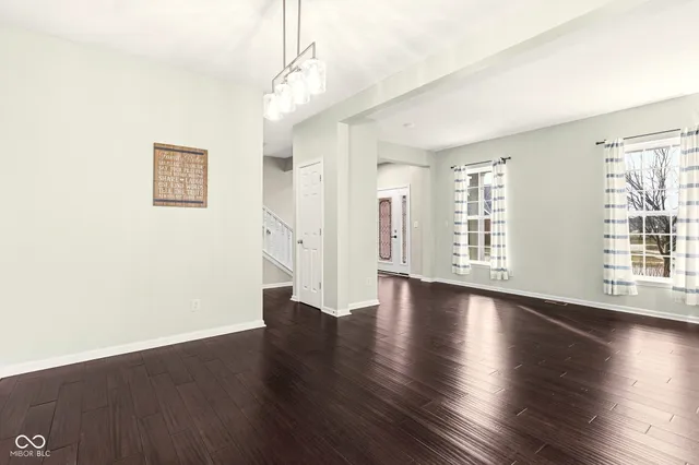 $545,000 | 7010 Scarborough Drive, Columbus, IN 47201