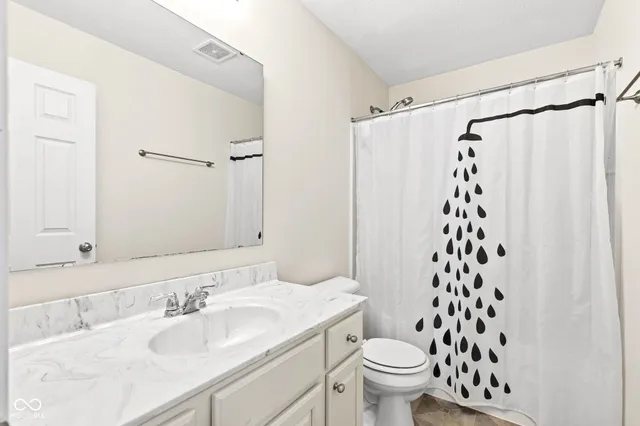 $545,000 | 7010 Scarborough Drive, Columbus, IN 47201