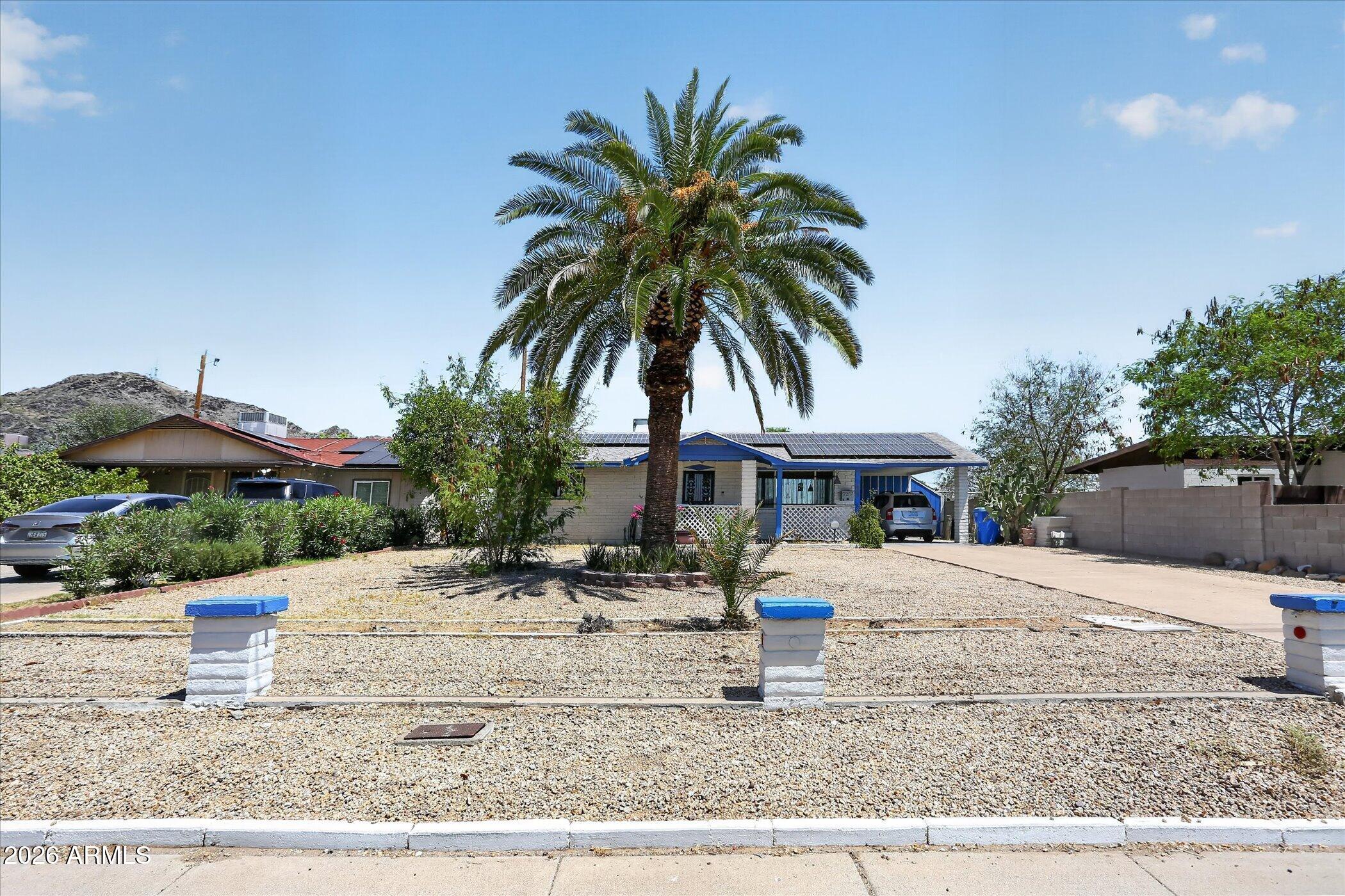 806 East Mountain View Road Phoenix, AZ 85020 - Photo 3 of 32