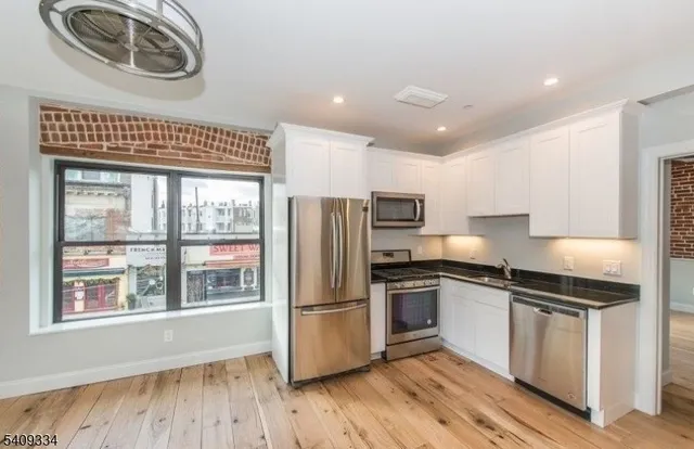 $3,850 | 44 Elm Street, Unit PENT, Westfield, NJ 07090