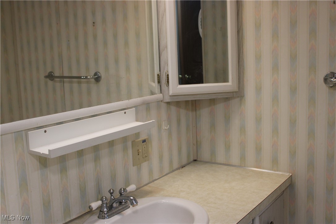 8701 Mayfield Road Chesterland, OH 44026 - Photo 12 of 18 Large Bathroom with seperate shower stall