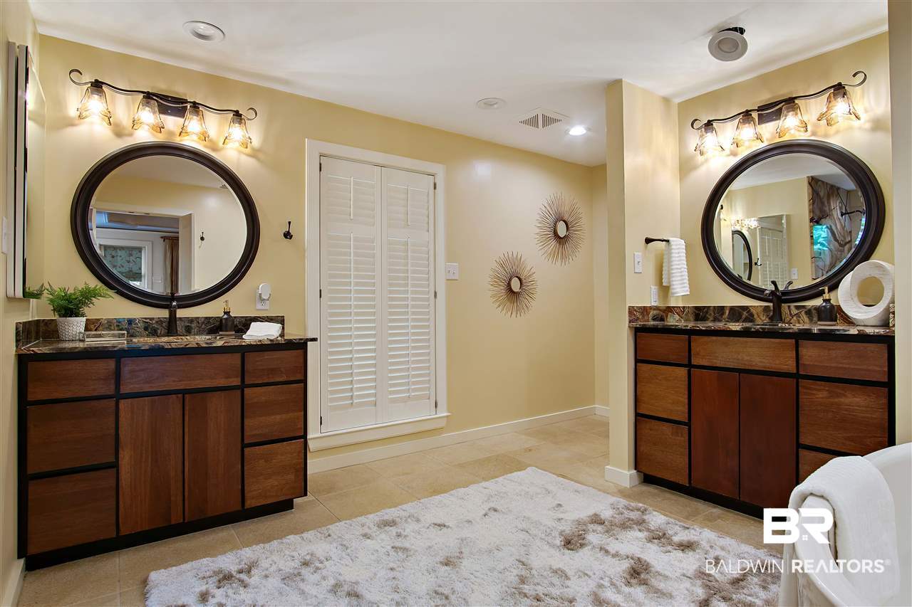 3136 Cumberland Road Theodore, AL 36582 - Photo 30 of 50 Large master bath with separate vanities.