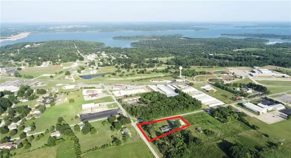 $309,000 | 14562 South 3rd Street, Stockton, MO 65785