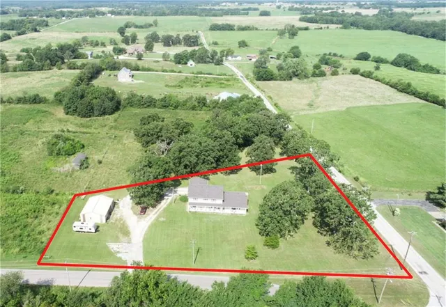 $314,900 | 14562 South 3rd Street, Stockton, MO 65785