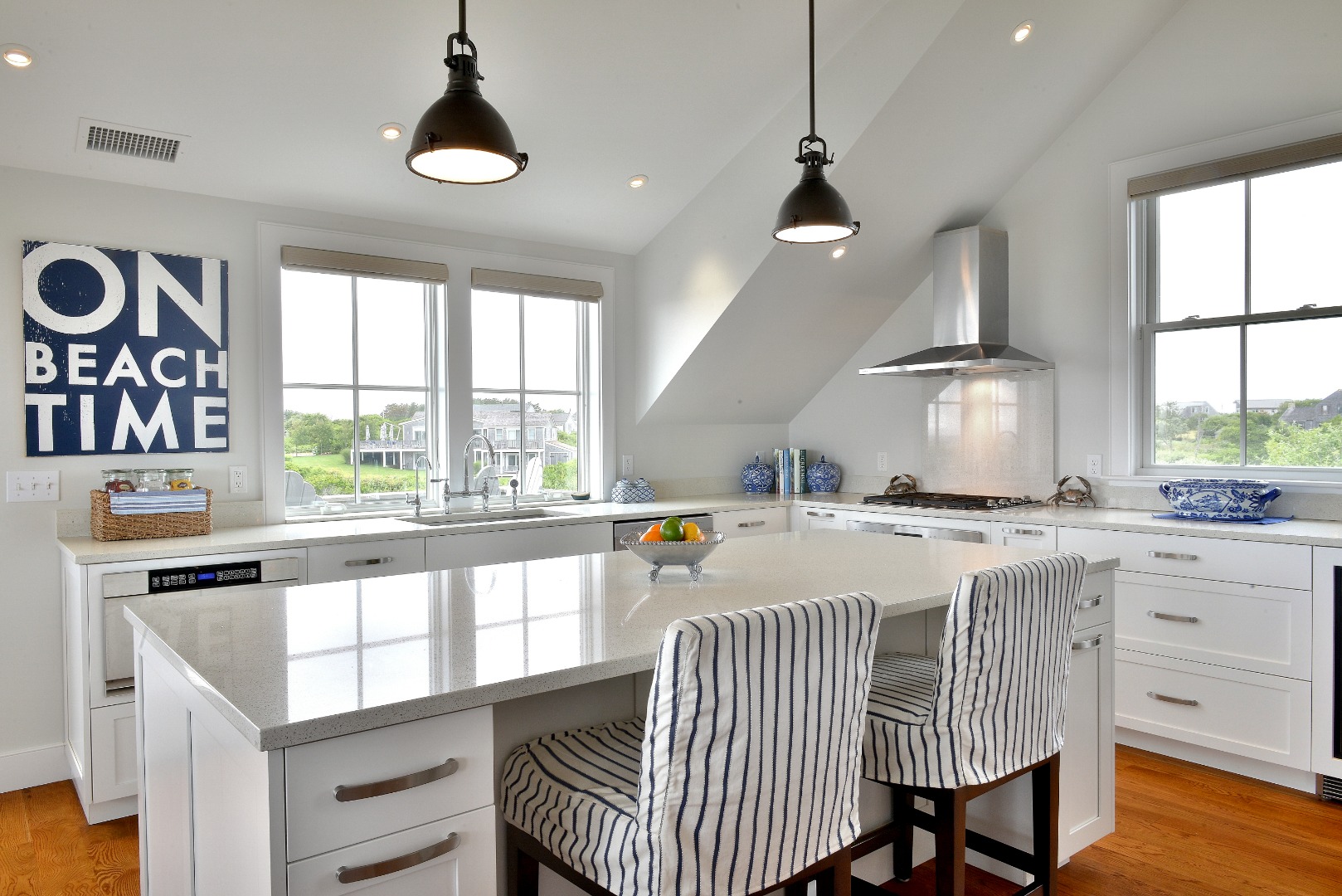 11 Columbus Avenue Nantucket, MA 02554 - Photo 26 of 42