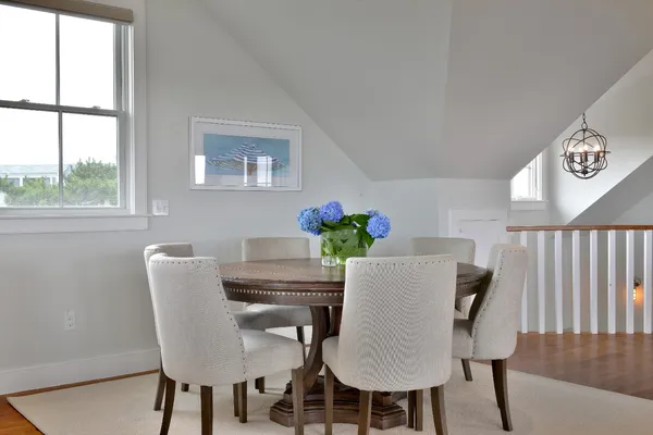 $4,595,000 | 11 Columbus Avenue, Nantucket, MA 02554