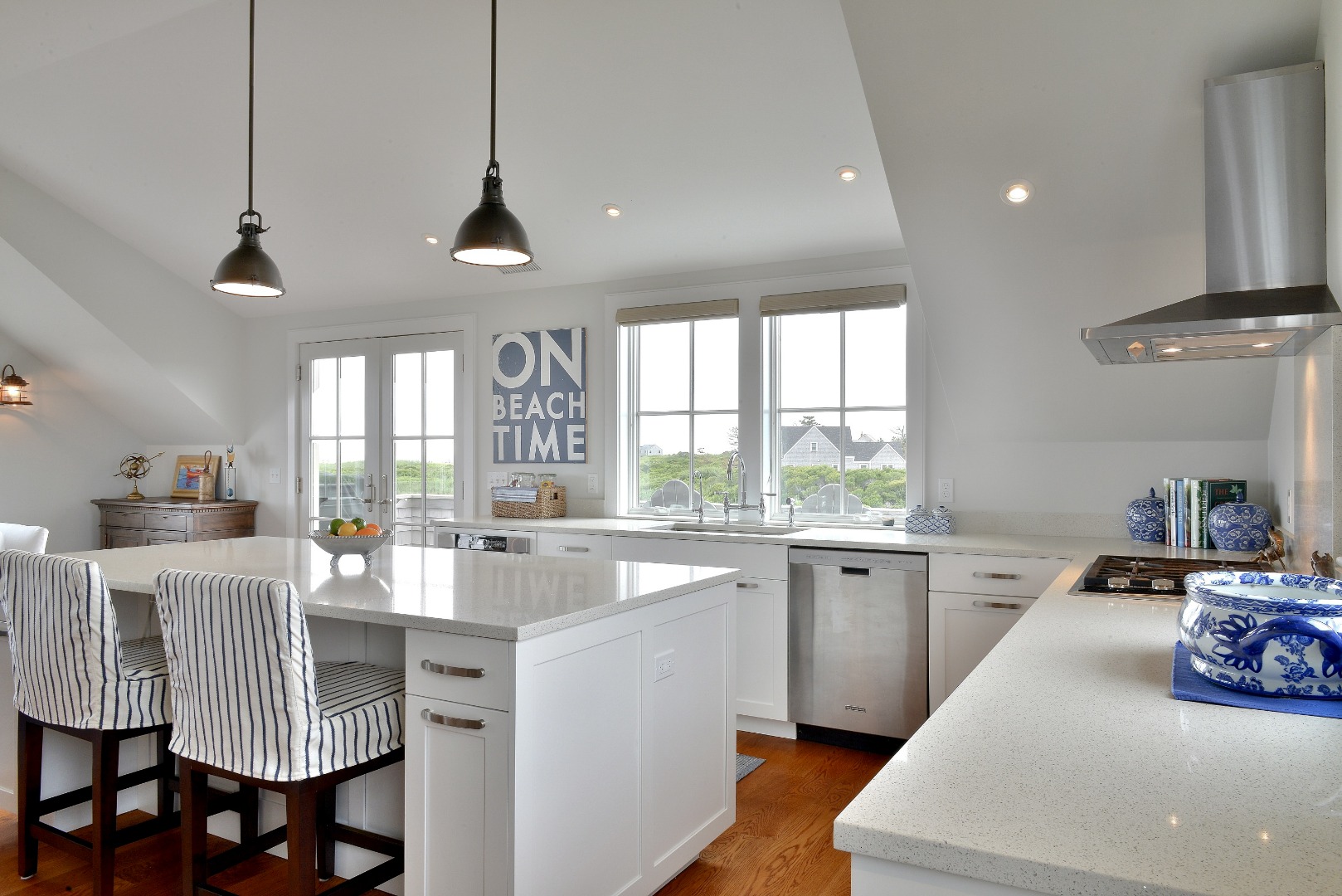 11 Columbus Avenue Nantucket, MA 02554 - Photo 28 of 42