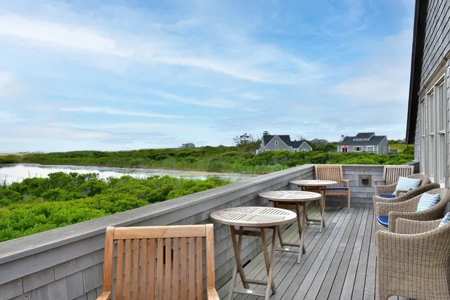 $4,595,000 | 11 Columbus Avenue, Nantucket, MA 02554
