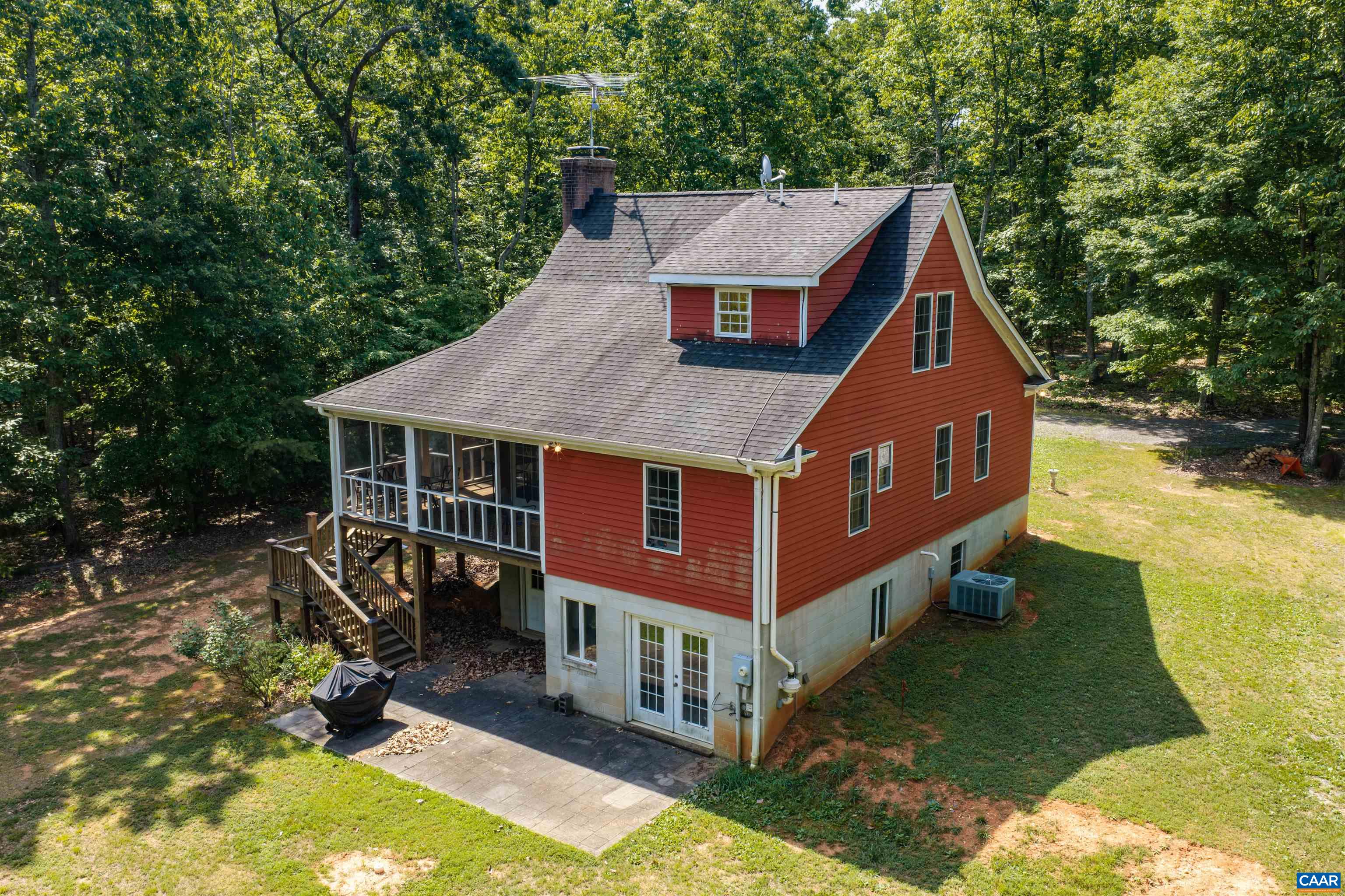 363 Bridgeport Road Scottsville, VA 24590 - Photo 3 of 39