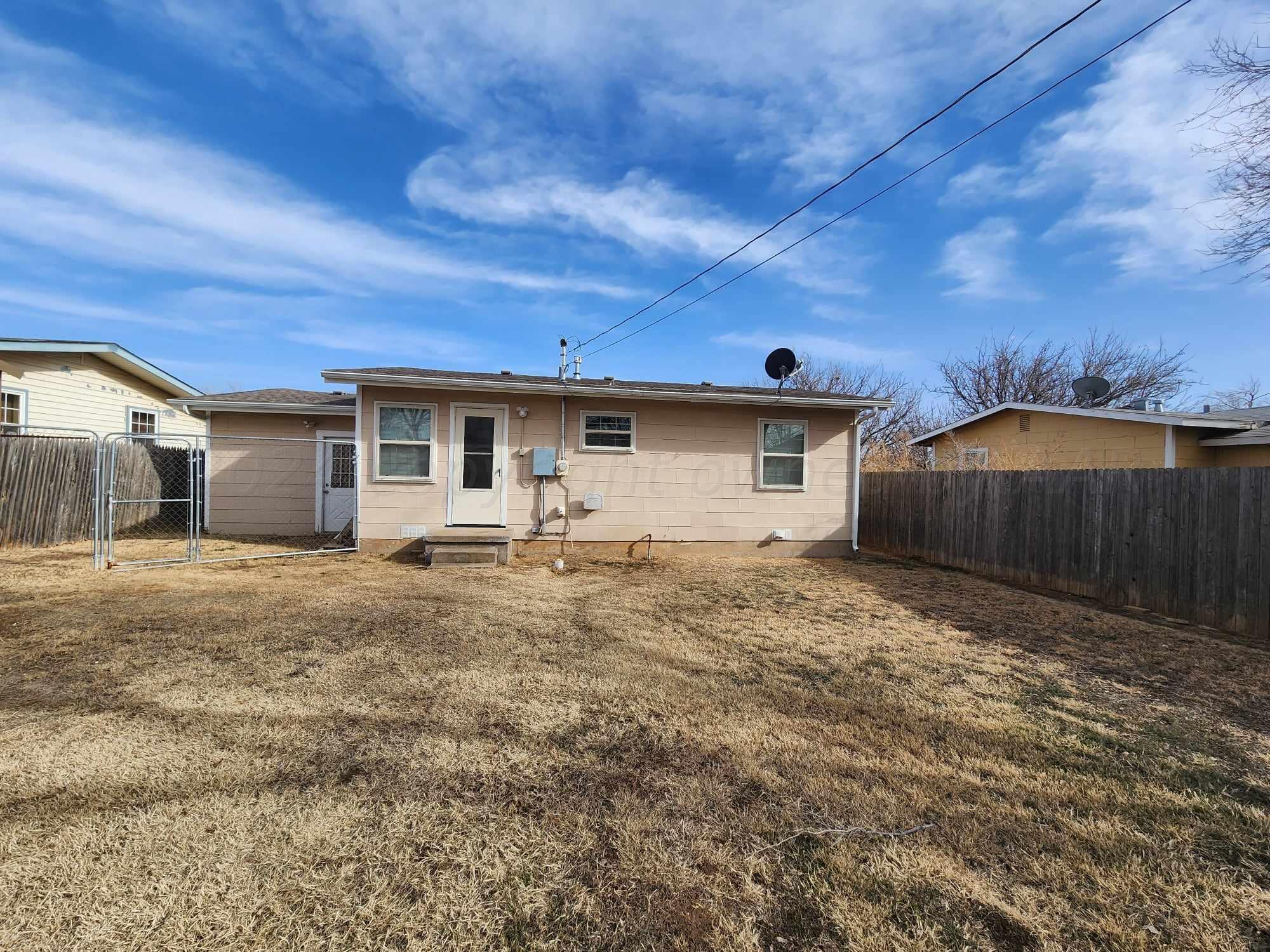 4628 South Hughes Street Amarillo, TX 79110 - Photo 10 of 13 415478883_879707987034841_28496164375010