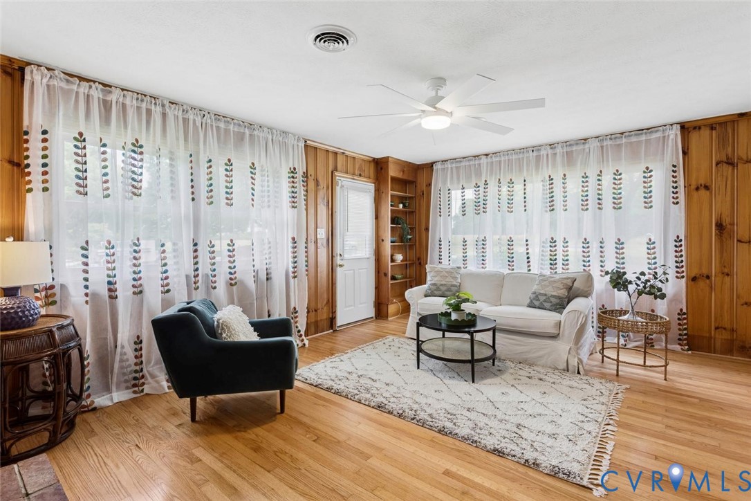 1629 New Market Road Henrico, VA 23231 - Photo 27 of 47 Beautiful den with original pine paneling