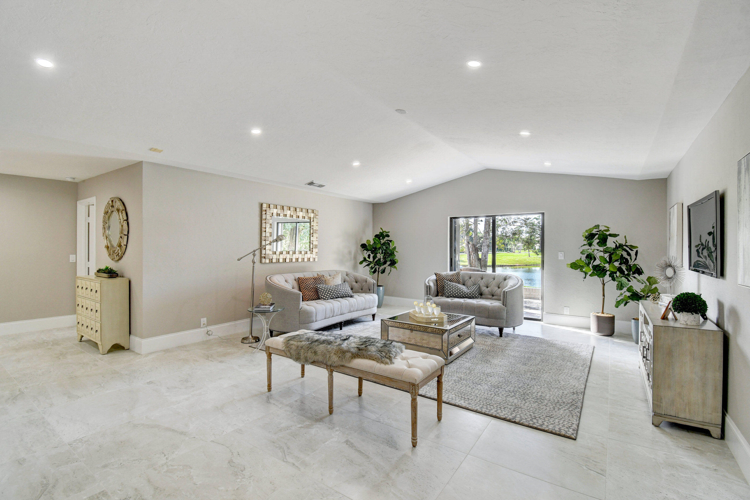 9305 Perth Road Lake Worth, FL 33467 - Photo 29 of 67 Family room