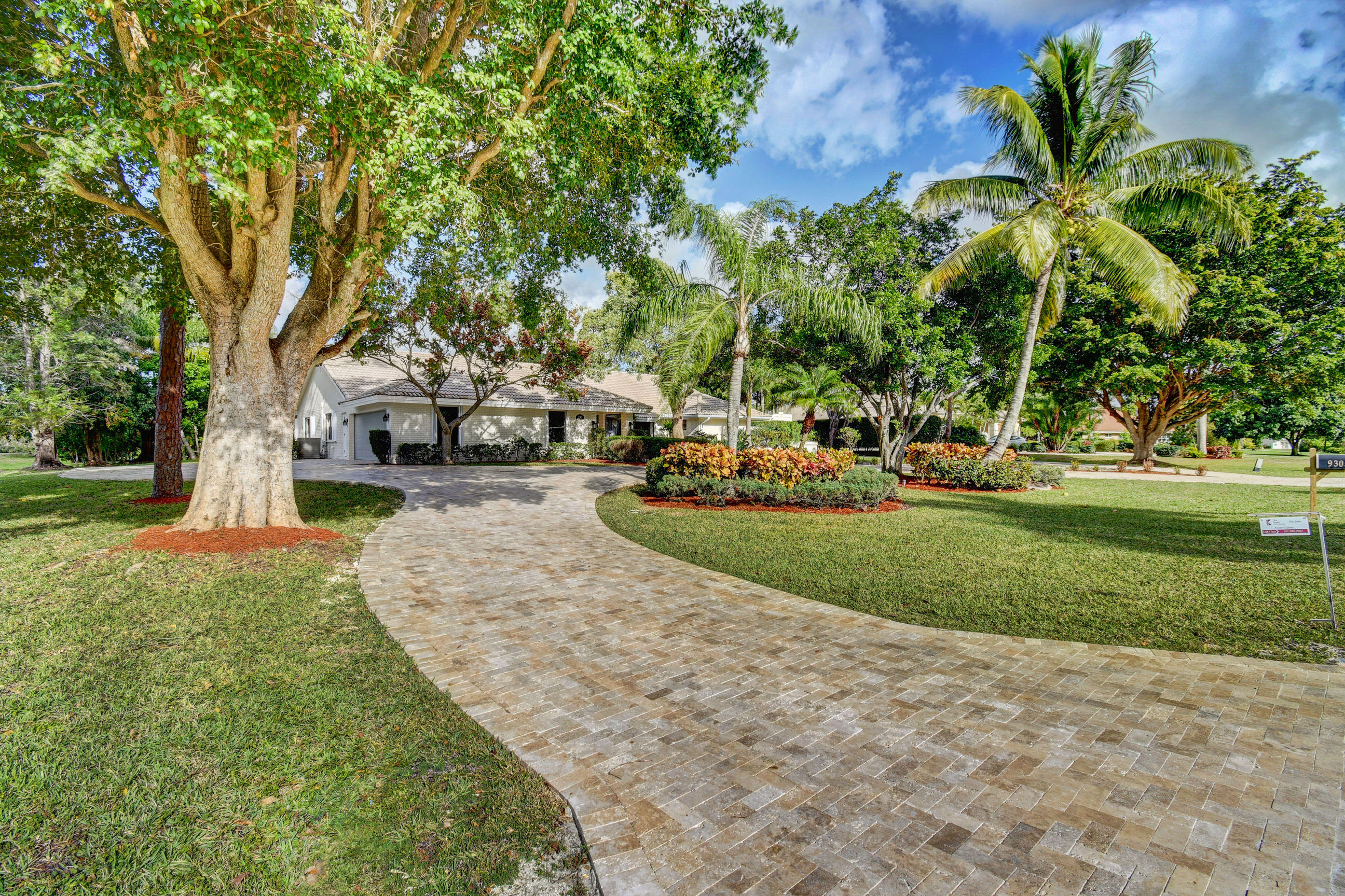 9305 Perth Road Lake Worth, FL 33467 - Photo 6 of 67 Beautiful stone circular driveway