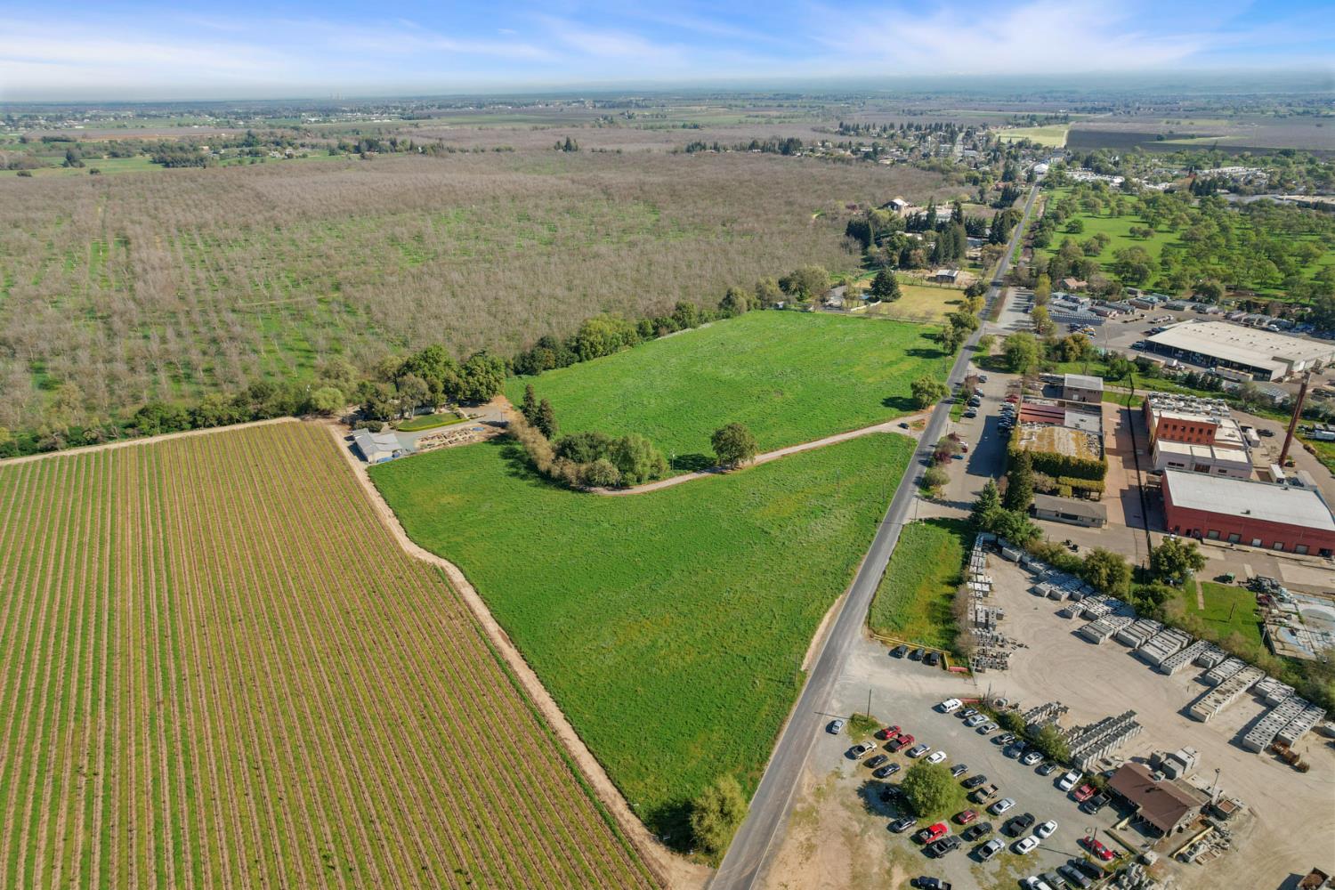 12521 Locke Road Lockeford, CA 95237 - Photo 5 of 24 a view of a city