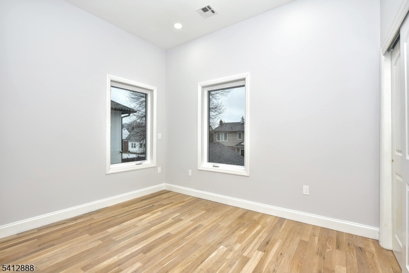 9 5th Street Fair Lawn, NJ 07410 - Photo 11 of 41