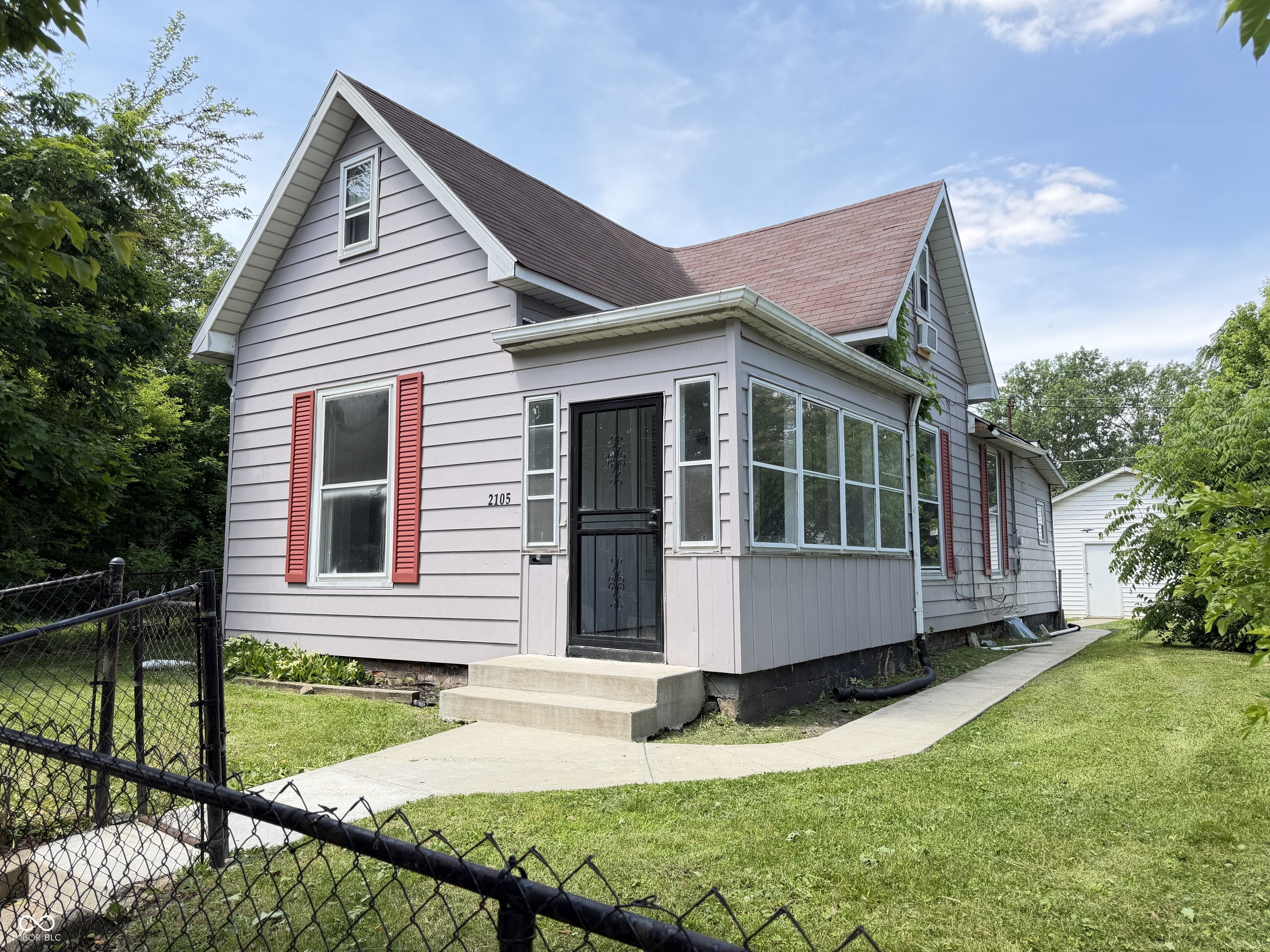 2105 Arrow Avenue Anderson, IN 46016 - Photo 2 of 15