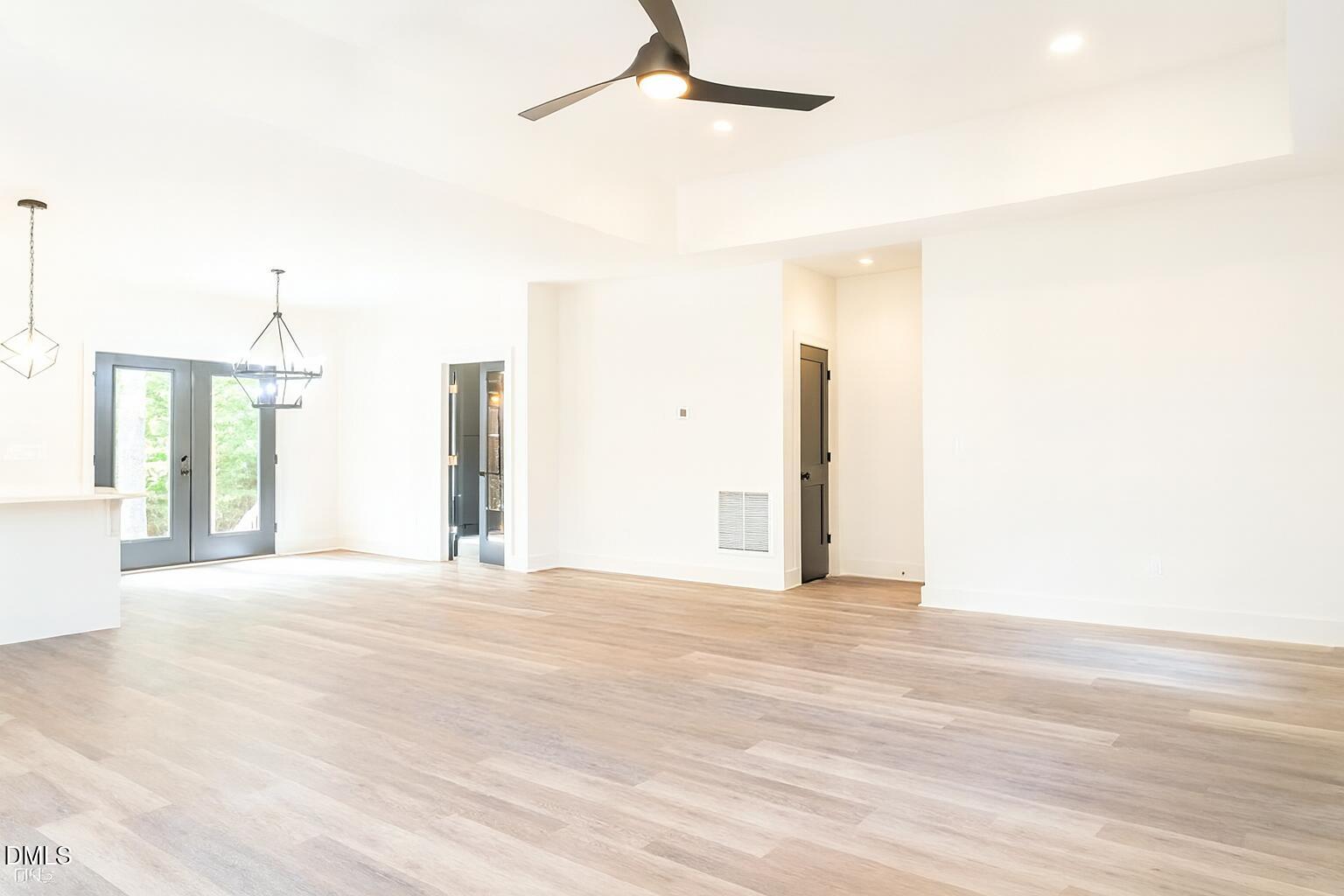 2065 Payne Road Graham, NC 27253 - Photo 3 of 12 Living room