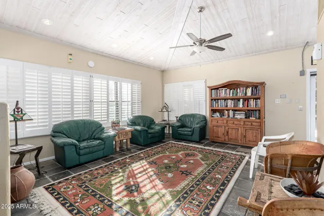 $2,250 | 6885 East Cochise Road, Unit 229, Paradise Valley, AZ 85253