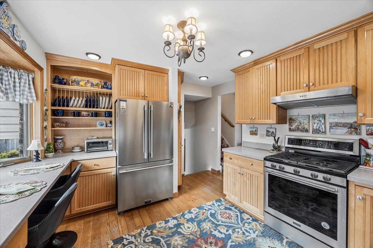 425 79th Street Willowbrook, IL 60527 - Photo 3 of 29