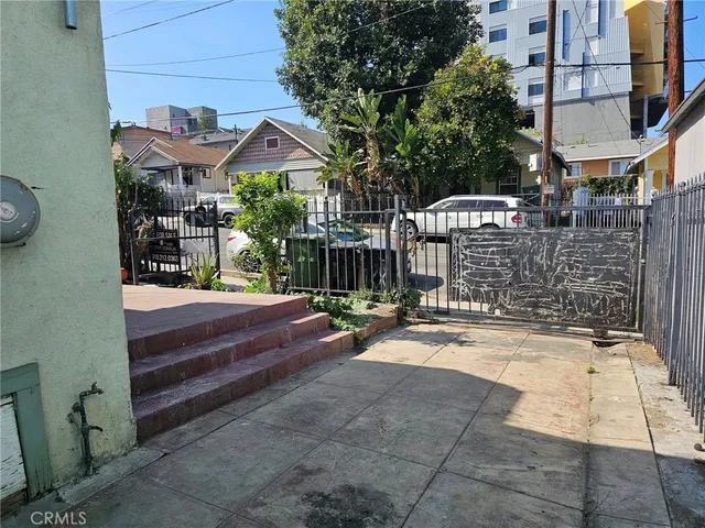 a view of outdoor space yard and porch