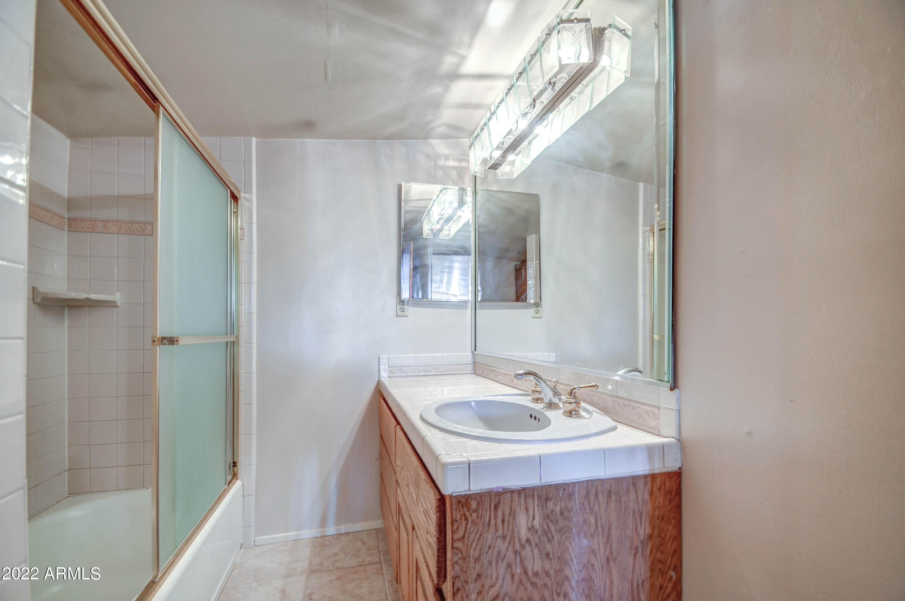 4115 East Coronado Road Phoenix, AZ 85008 - Photo 25 of 29 Bonus Rm Bath